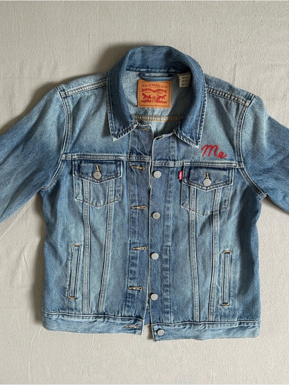Levi's Women’s Denim Jean Jacket w Red Embroidery M